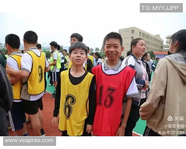 乐清职足球：青春拼搏的赛场上书写梦想与荣耀的篇章